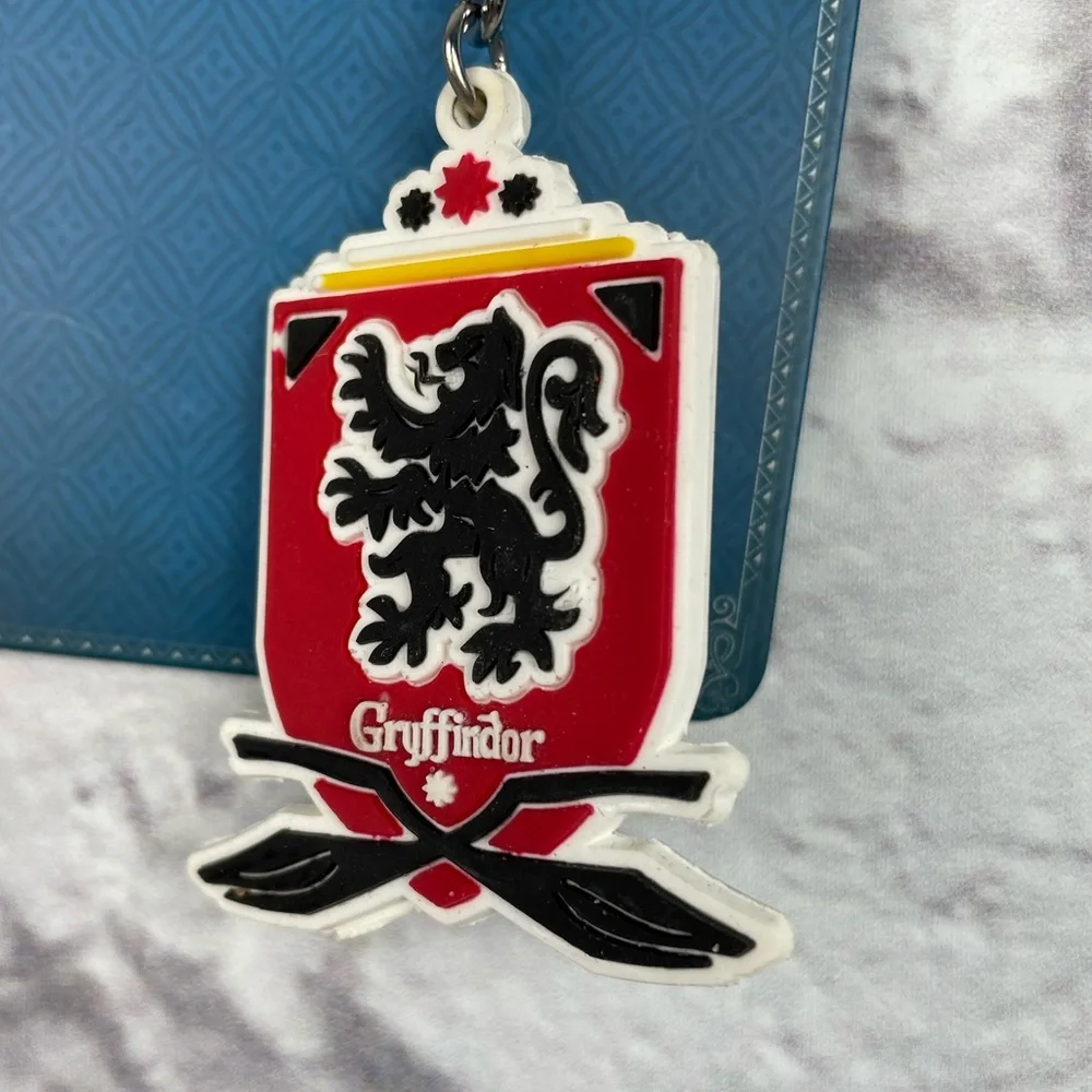 NWT‎ Harry Potter Gryffindor Red Keychain